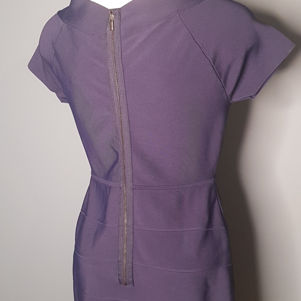 BCBG Color Block Body con - Picture 4 of 5